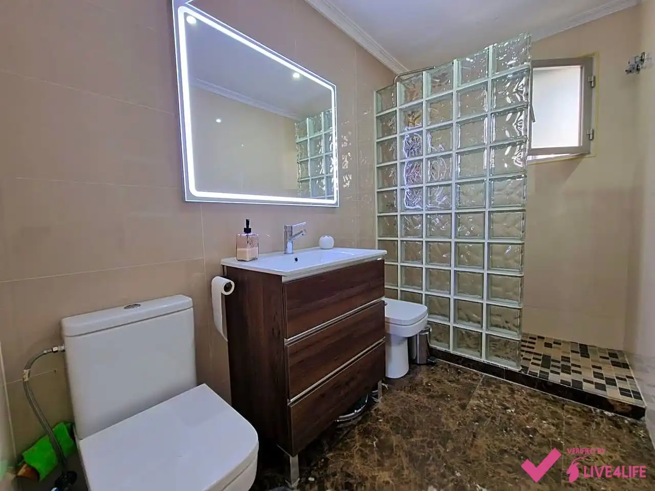 Baño de Piso de alquiler en Sevilla con Aire acondicionado, Calefacción y Terraza