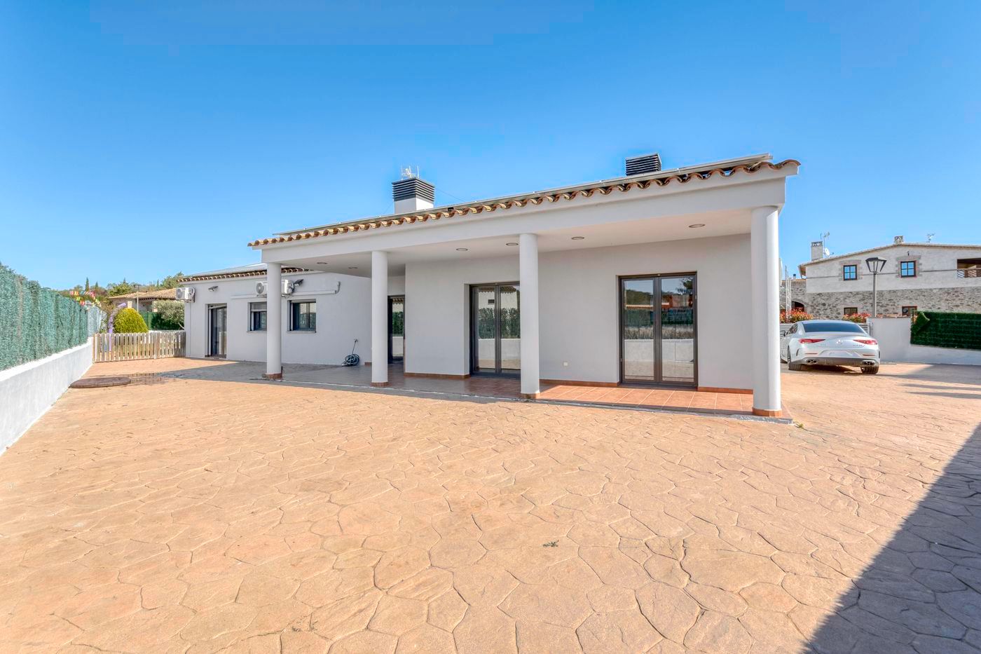 Vista exterior de Casa o xalet en venda en Cistella amb Aire condicionat, Calefacció i Jardí privat