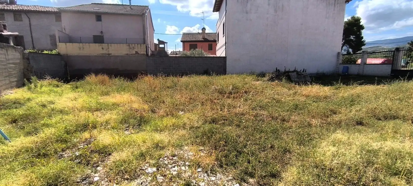 Houses for sale in Corera  with Storage room