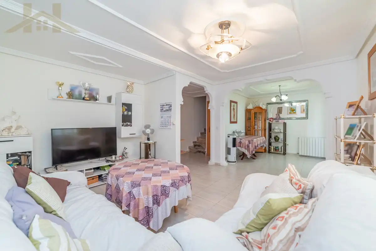Sala de estar de Casa adosada en venta en Seseña con Calefacción