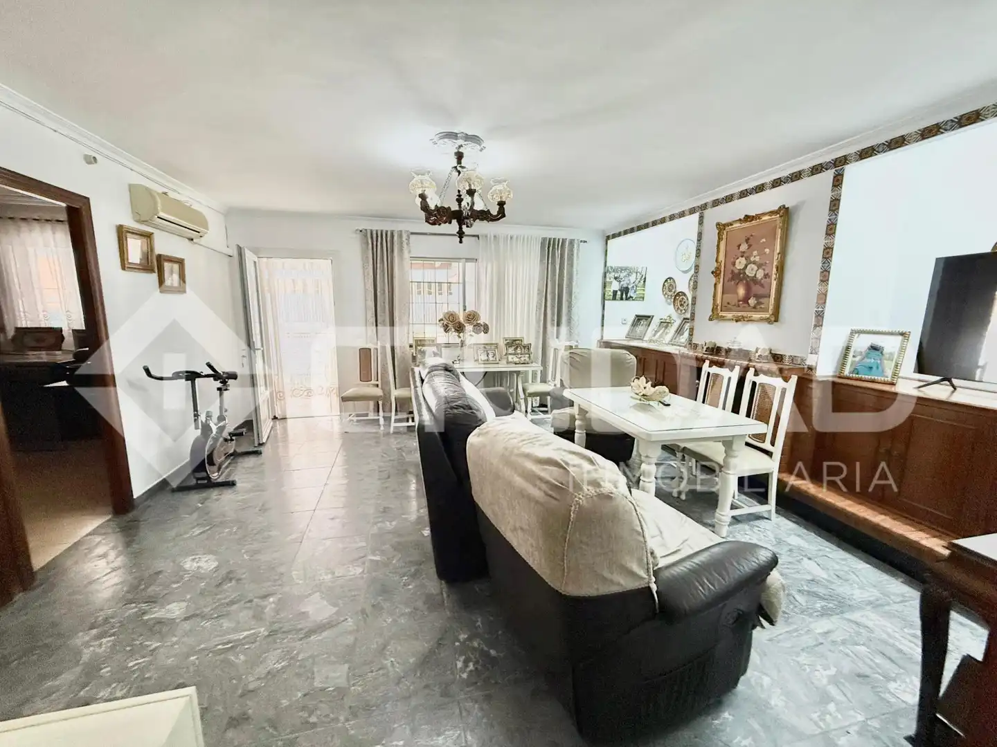 Sala d'estar de Casa o xalet en venda en Las Cabezas de San Juan