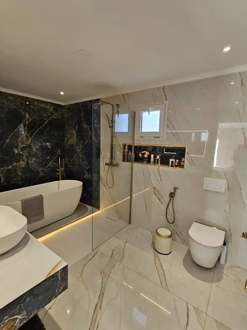 Baño de Finca rústica de alquiler en Estepona con Piscina