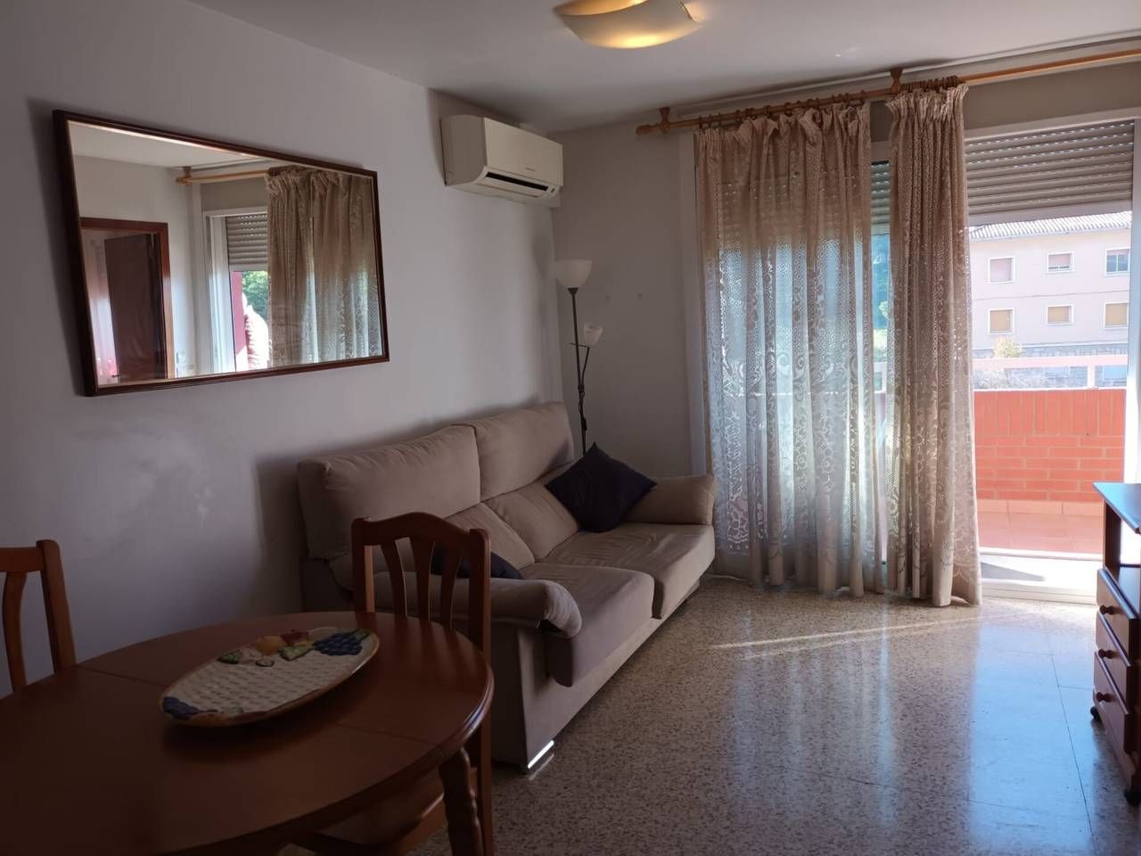 Living room of Flat for sale in Figueres  with Air Conditioner and Terrace