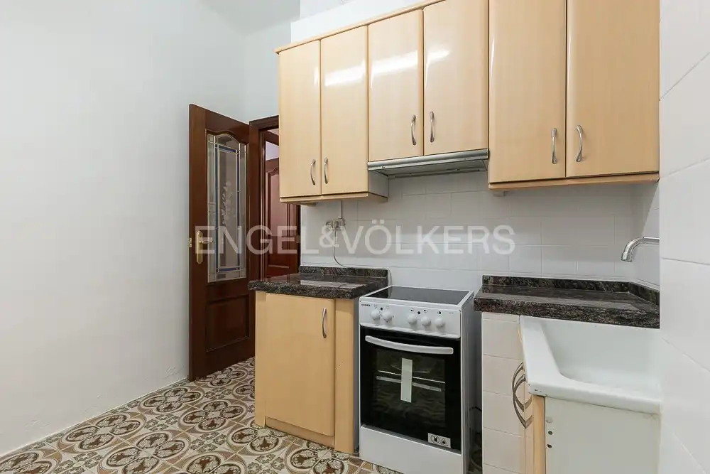 Kitchen of Flat for rent in Valencia  with Air Conditioner, Heating and Pets allowed