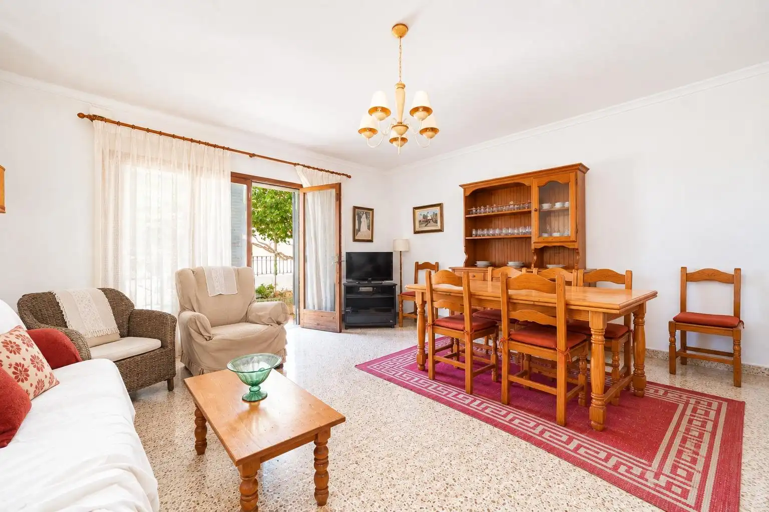 Detached house with garden for sale in Carrer del Lluç, imagen 2