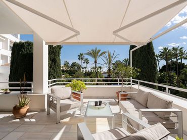 Pis amb piscina en venda a Nueva Andalucía