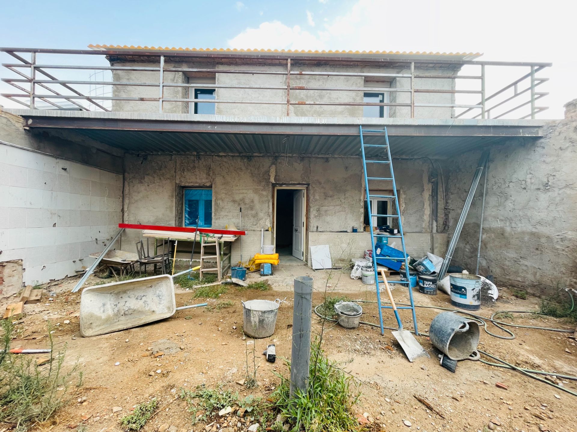 Vista exterior de Casa o xalet en venda en  Zaragoza Capital amb Calefacció, Jardí privat i Terrassa