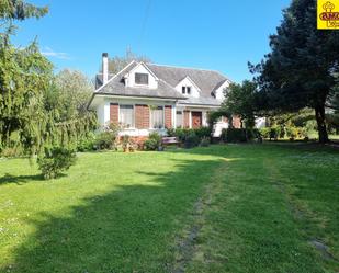 Vista exterior de Casa o xalet en venda en Ames amb Calefacció, Jardí privat i Parquet