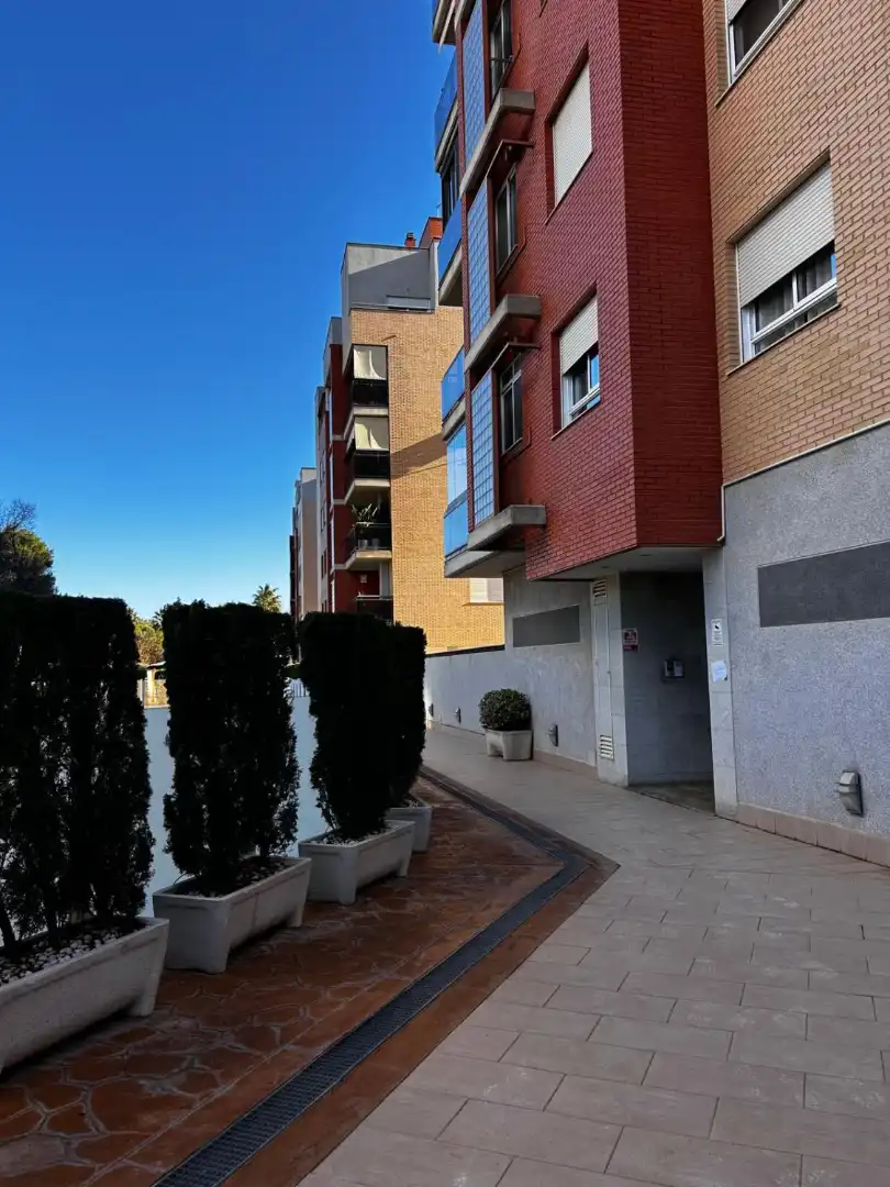 Vista exterior de Piso de alquiler en Murcia con Aire acondicionado, Piscina y Amueblado