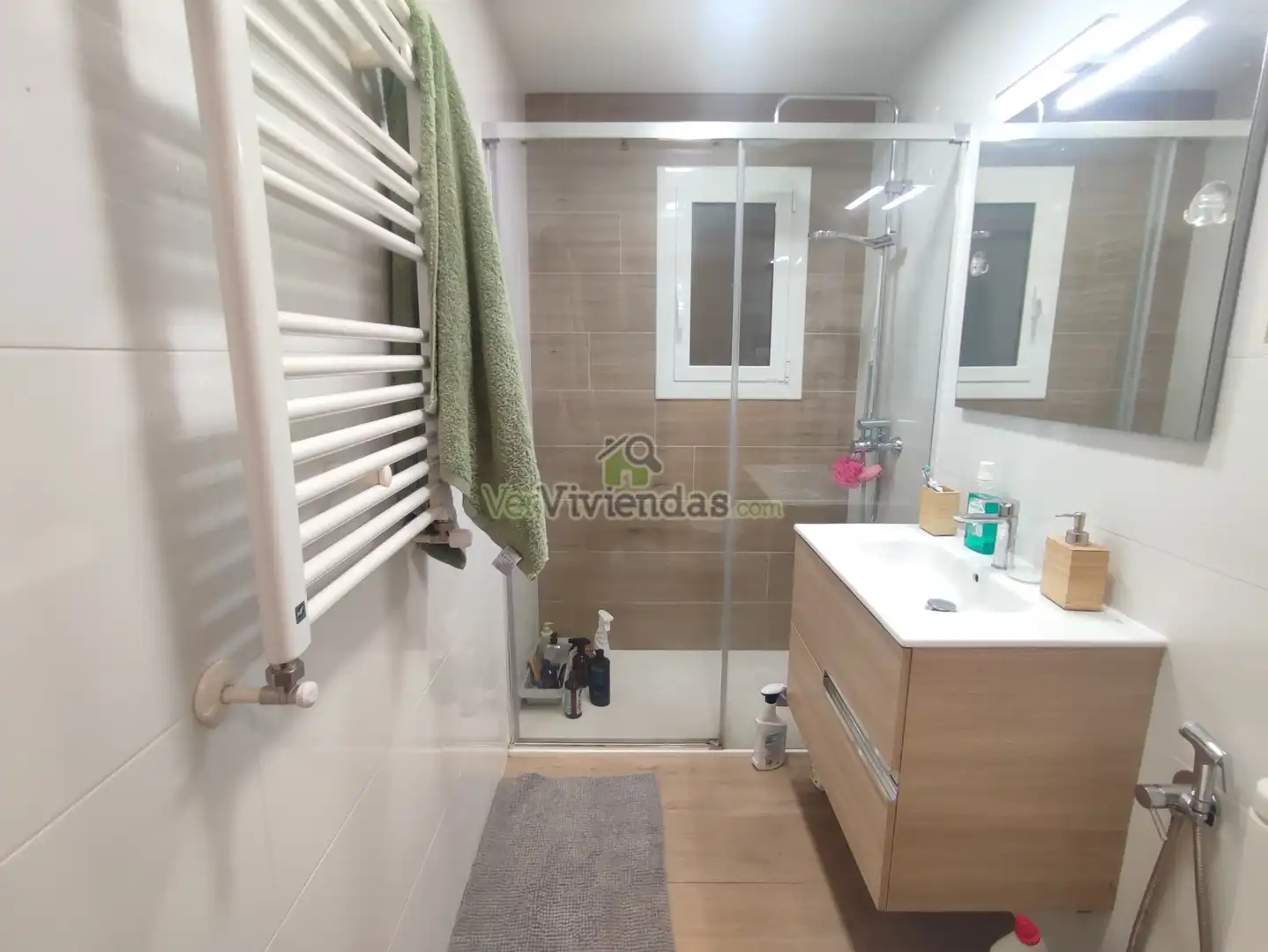 Baño de Piso en venta en Barberà del Vallès con Calefacción, Horno y Internet