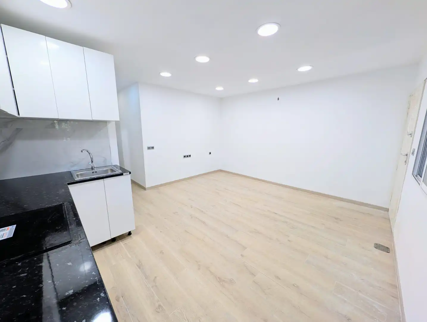 Piso en venta en Badalona con Parquet y Horno