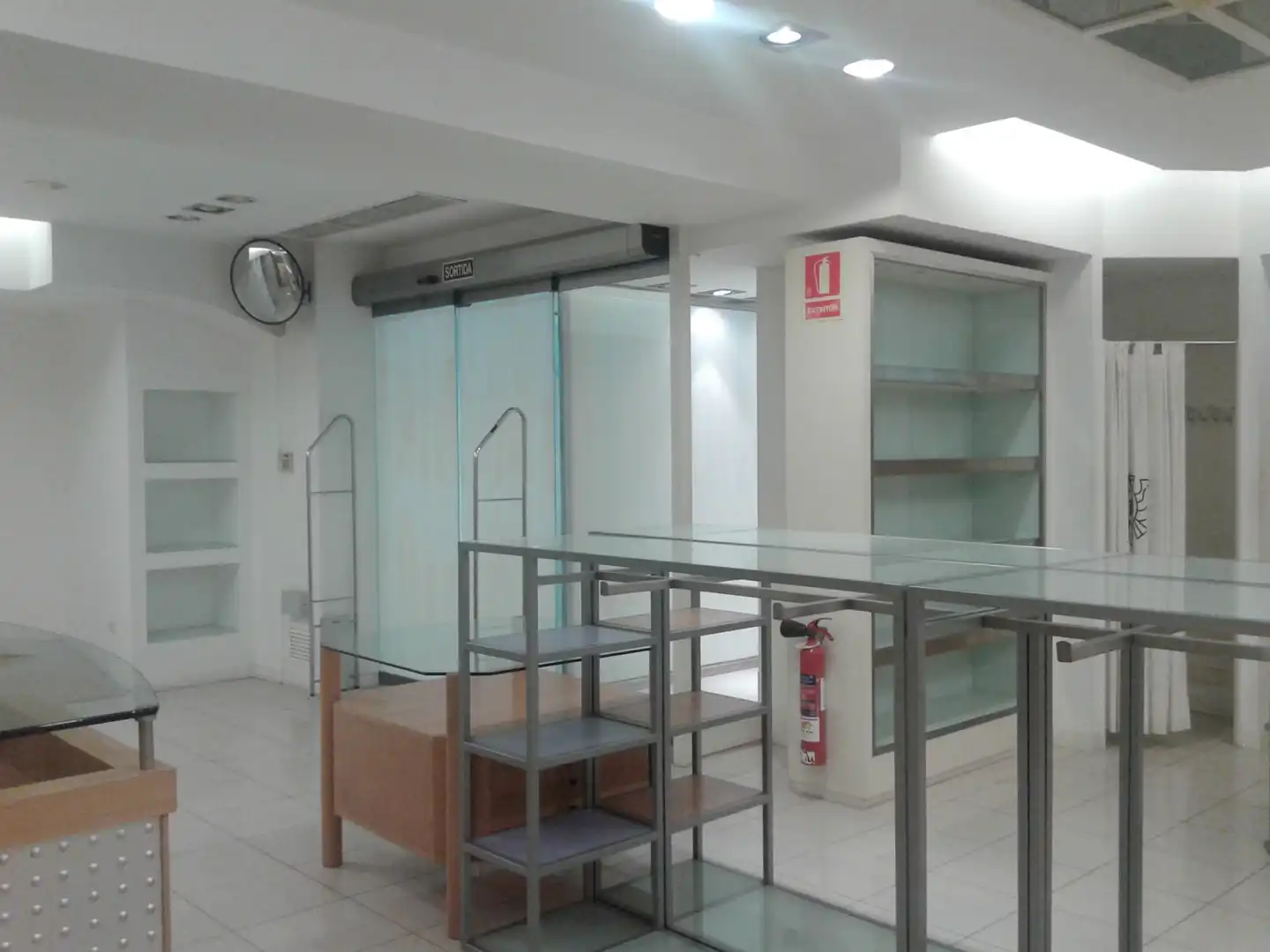 Business premises to rent in Nucli Urbà, imagen 3