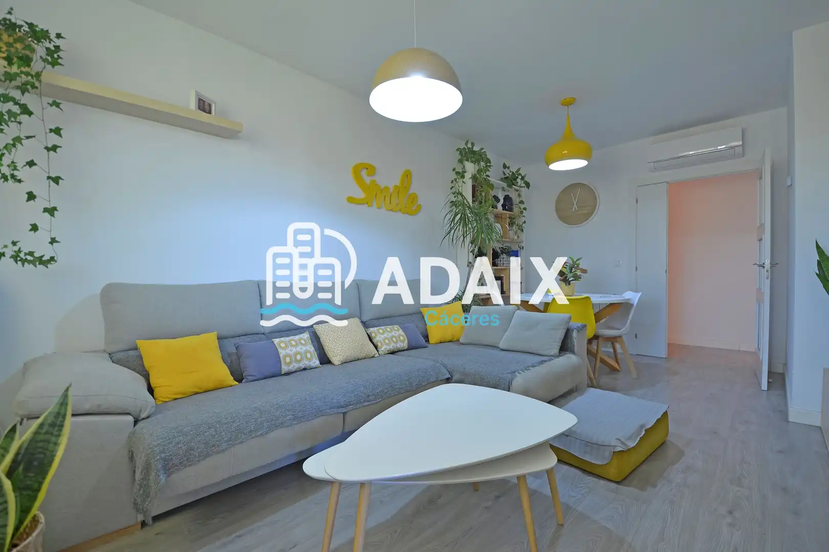 Living room of Flat for sale in Cáceres  with Air Conditioner, Heating and Terrace