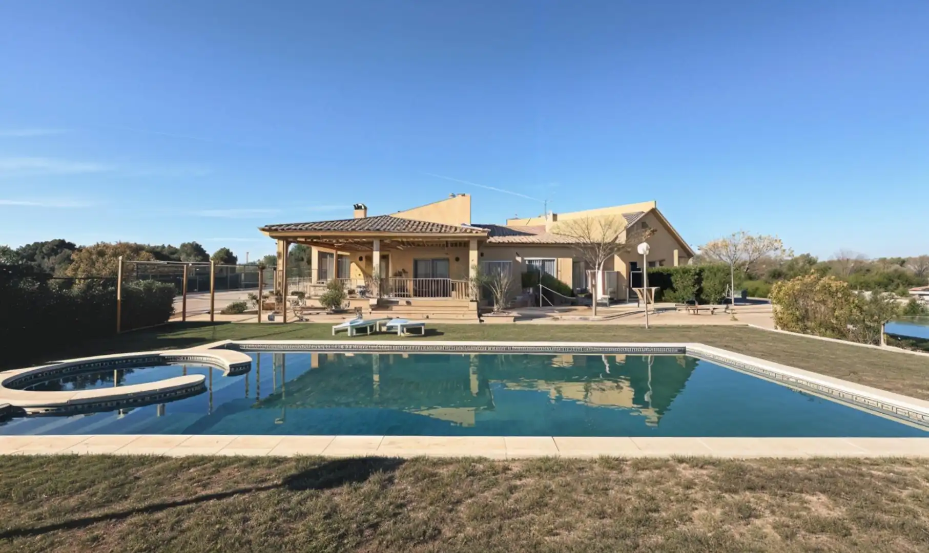 Chalet con piscina en venta en Almansa
