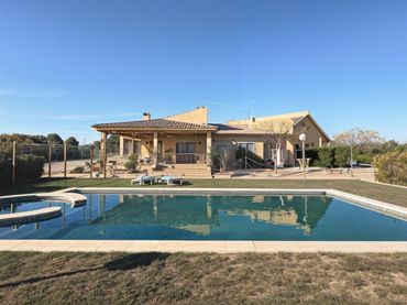 Villa con piscina in vendita a Almansa