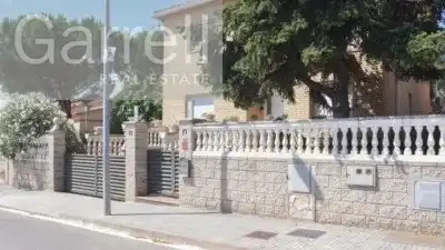 Vista exterior de Casa o chalet en venta en Llinars del Vallès