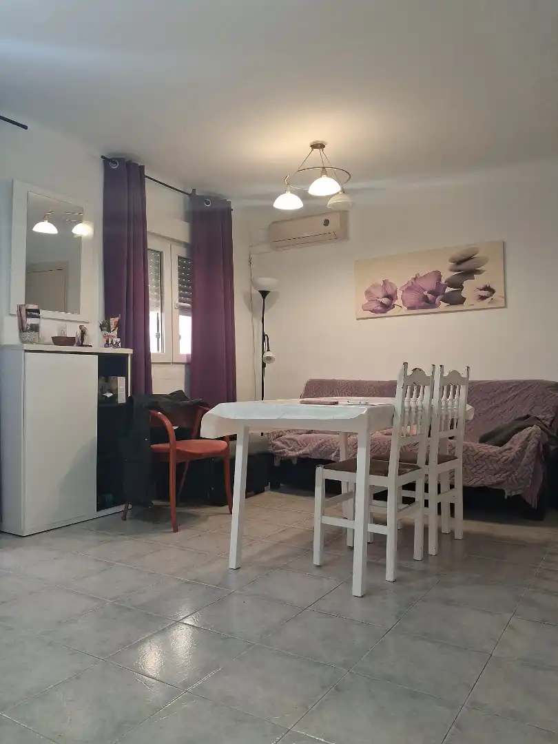 Living room of Flat for sale in San Juan de Aznalfarache  with Air Conditioner, Parquet flooring and Balcony