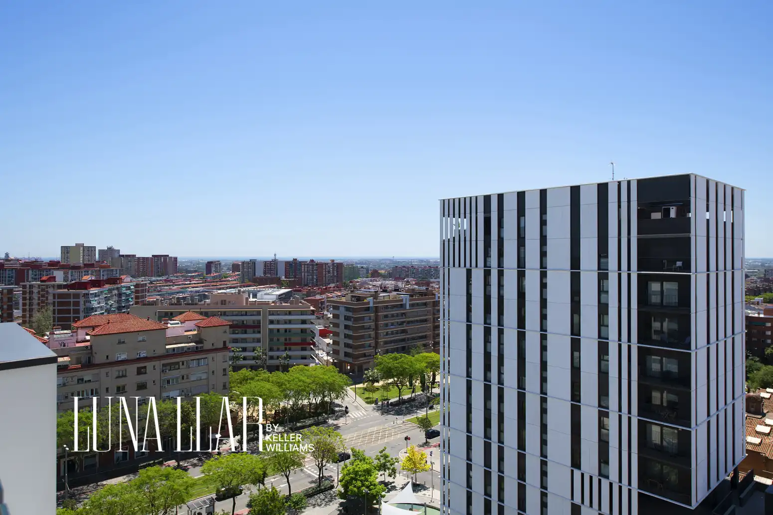 Habitación de Piso en venta en Cornellà de Llobregat con Aire acondicionado, Calefacción y Jardín privado