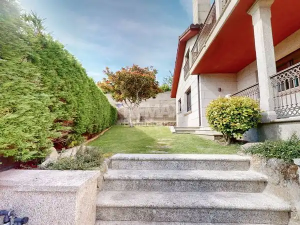 Vista exterior de Casa o chalet en venta en Vigo  con Calefacción, Jardín privado y Terraza