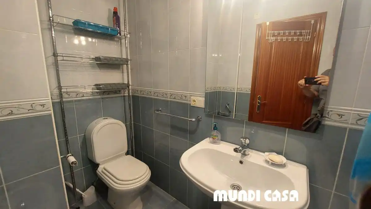 Baño de Apartamento de alquiler en Boiro con Terraza y Amueblado