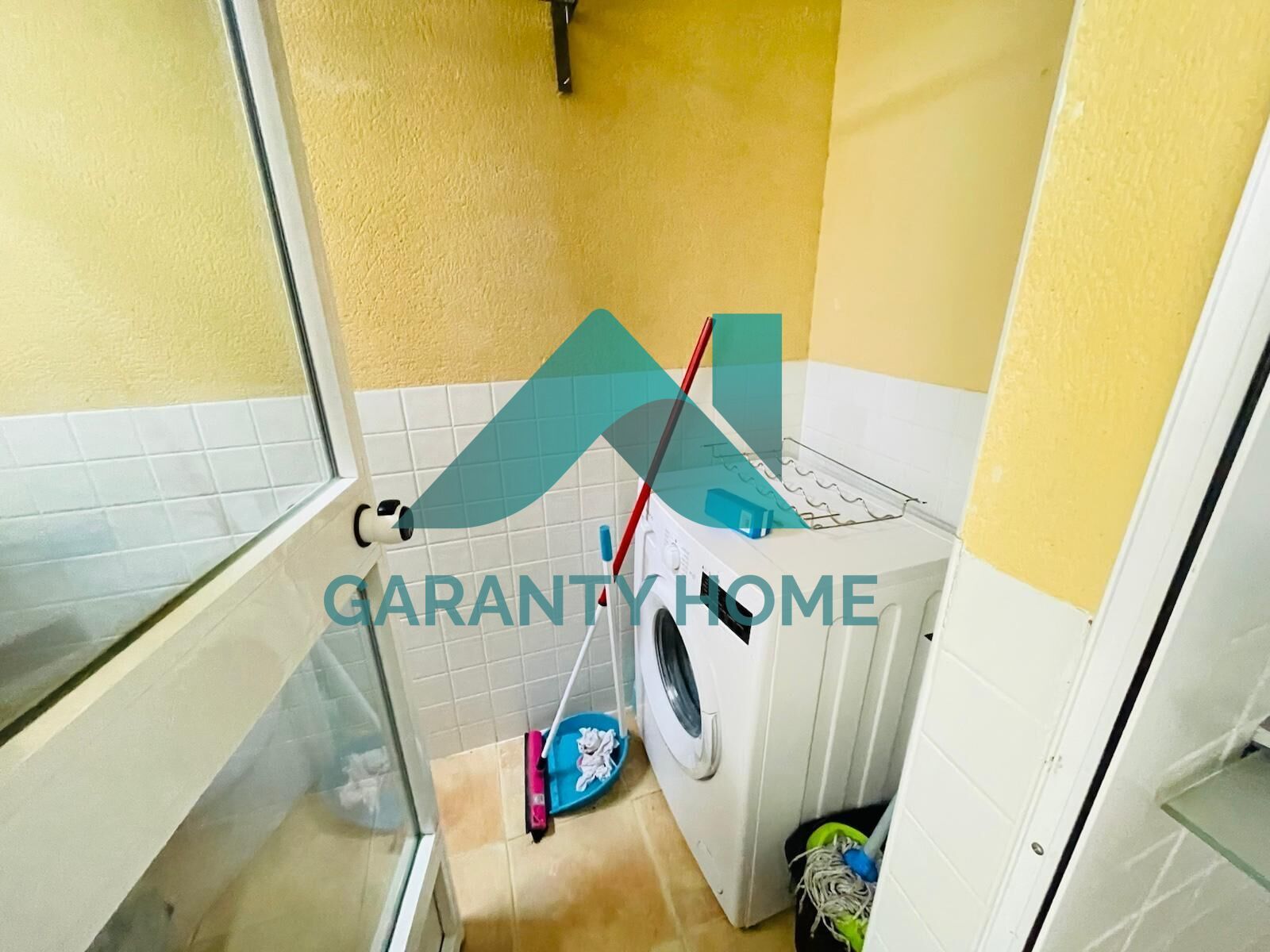 Bany de Apartament en venda en Cáceres Capital amb Aire condicionat, Calefacció i Piscina comunitària