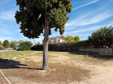 Residential land for sale in Calle Río Navia 17