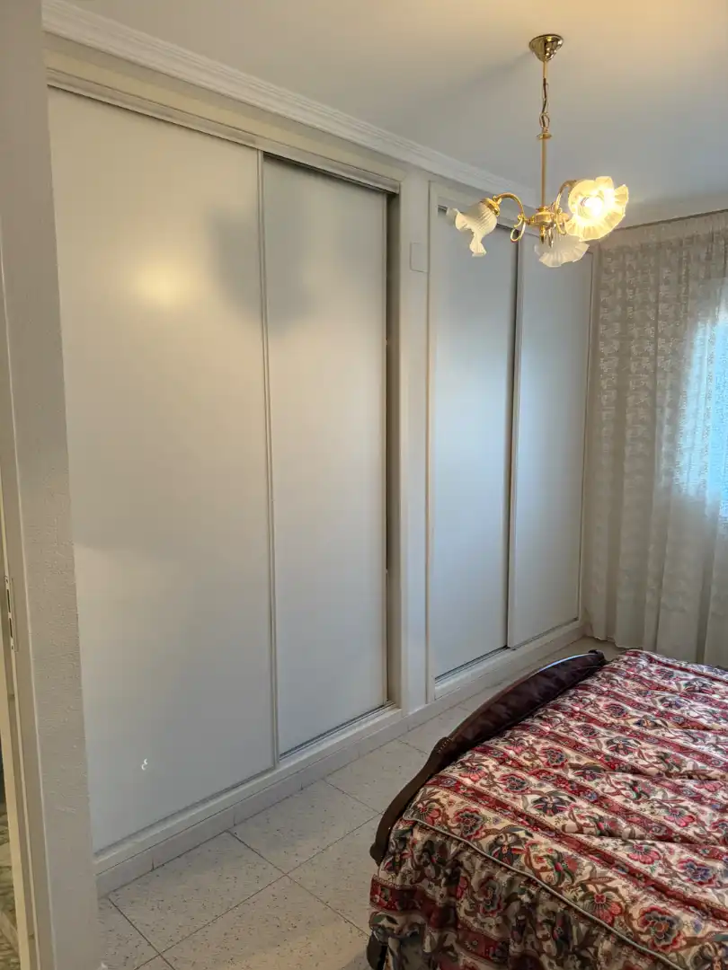 Casa adosada en venta en Calle Castillo de Rena, Avenida Elvas
