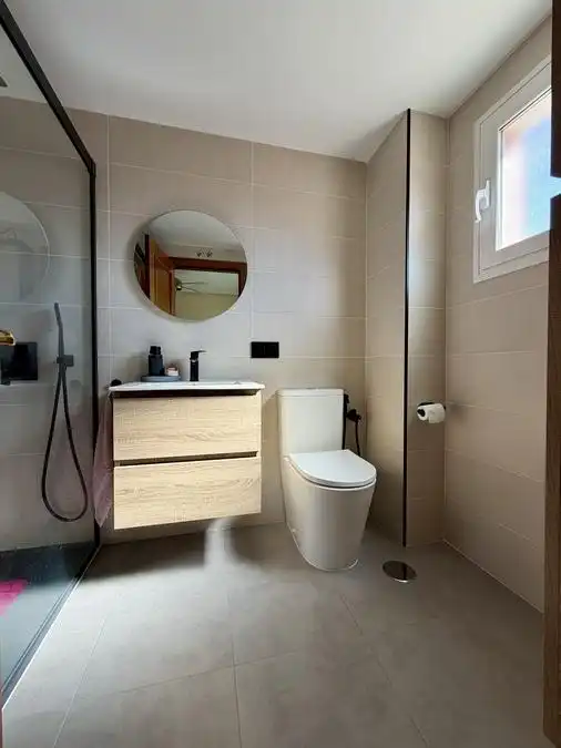 Badezimmer von Wohnung zum Verkauf in Madrid mit Klimaanlage, Heizung und Schwimmbad