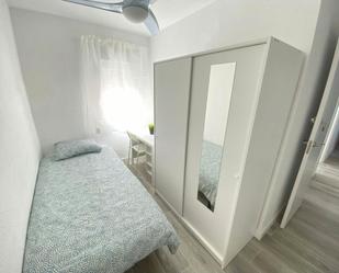 Bedroom of Flat to share in  Madrid Capital  with Heating, Furnished and Washing machine