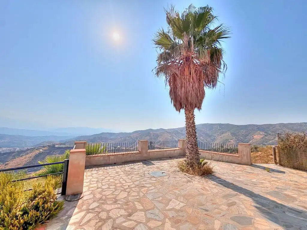 Terraza de Finca rústica en venta en Almáchar con Jardín privado, Trastero y Piscina