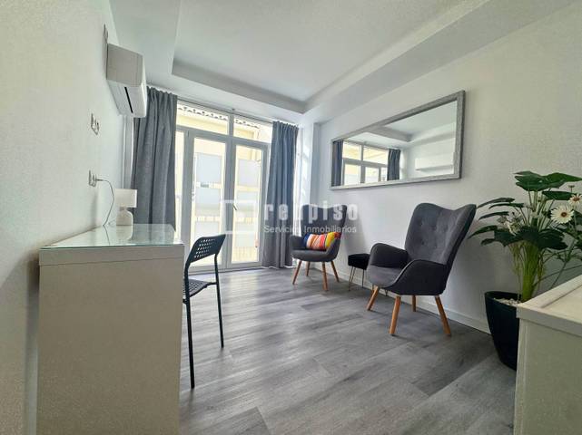 Estudio en Alquiler en del Fray Juan Monzo en En Corts - Doctor Waksman