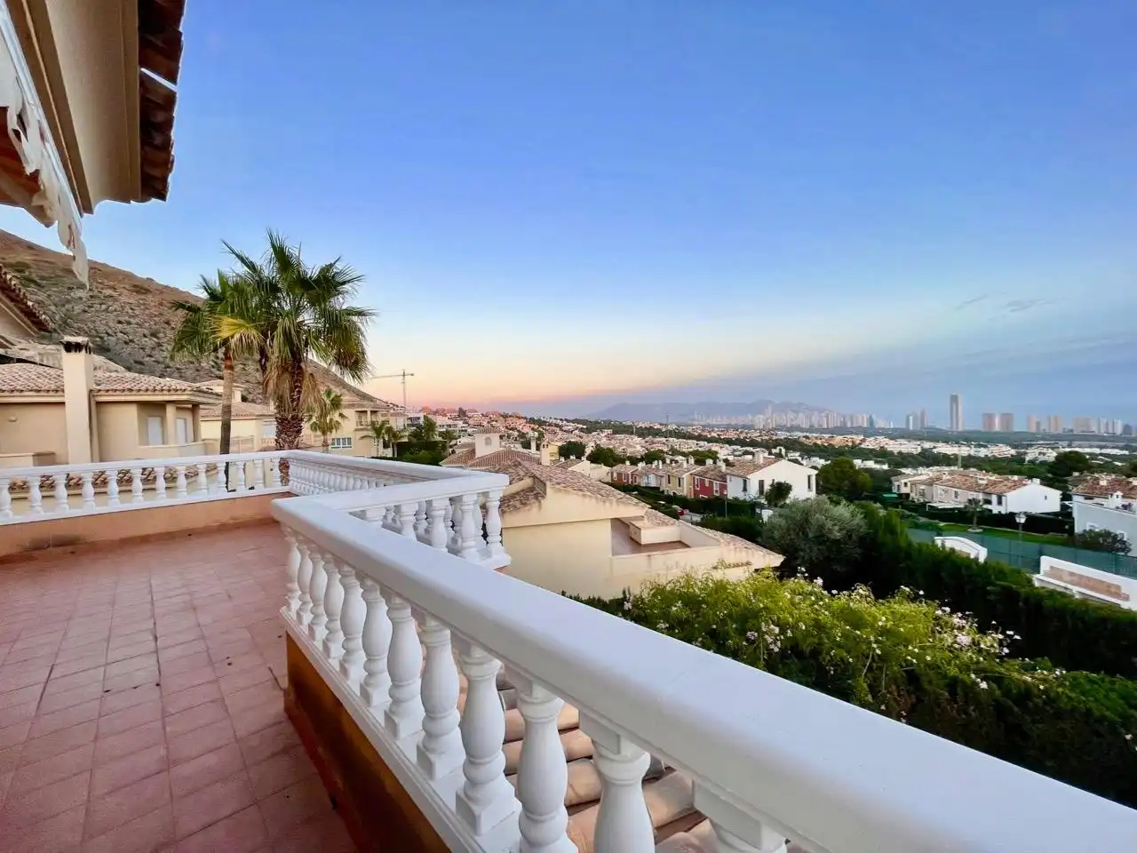 Detached house with terrace for sale in Golf Bahía, imagen 2