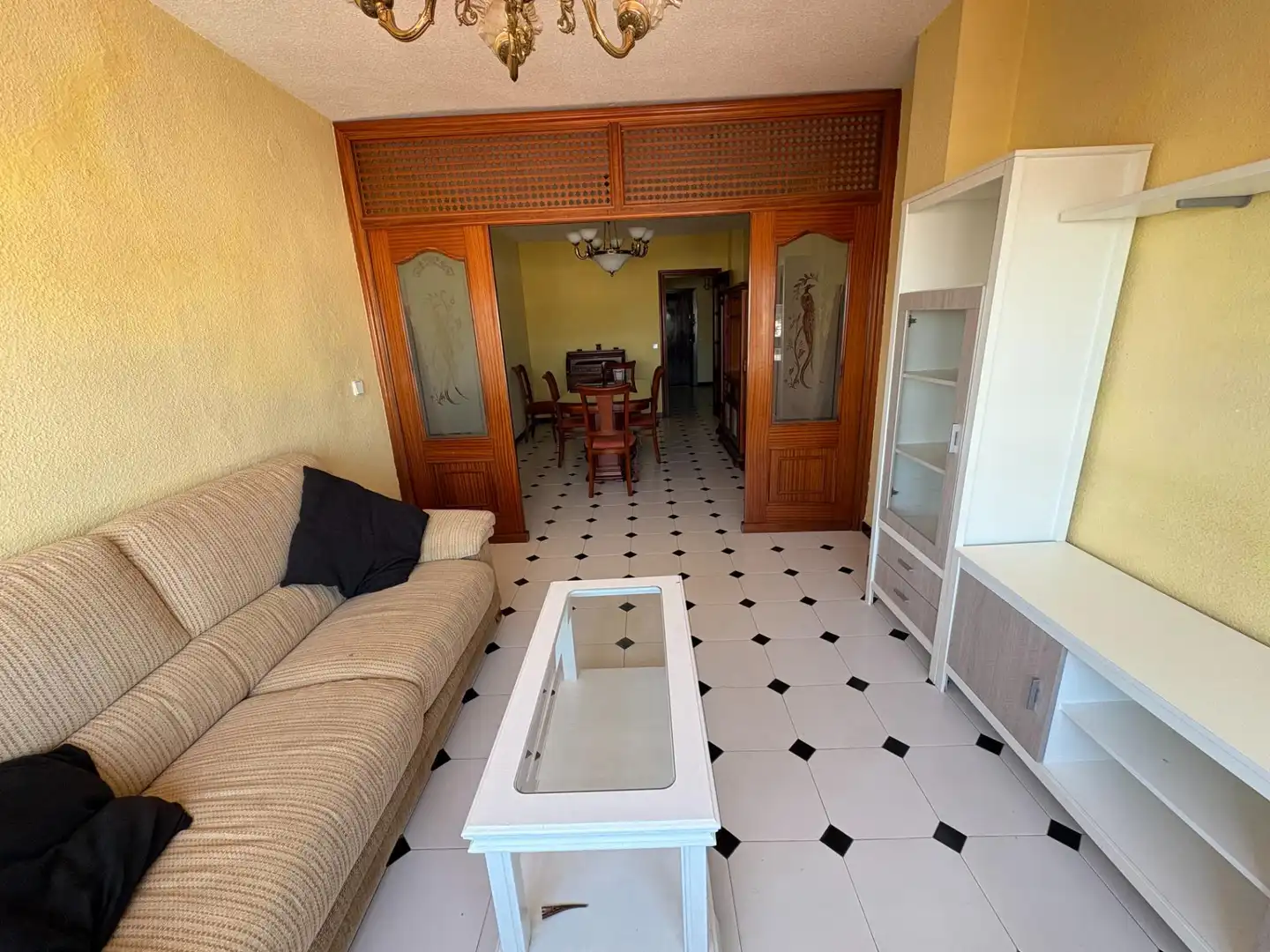 Wohnzimmer von Wohnung zur Miete in Sur