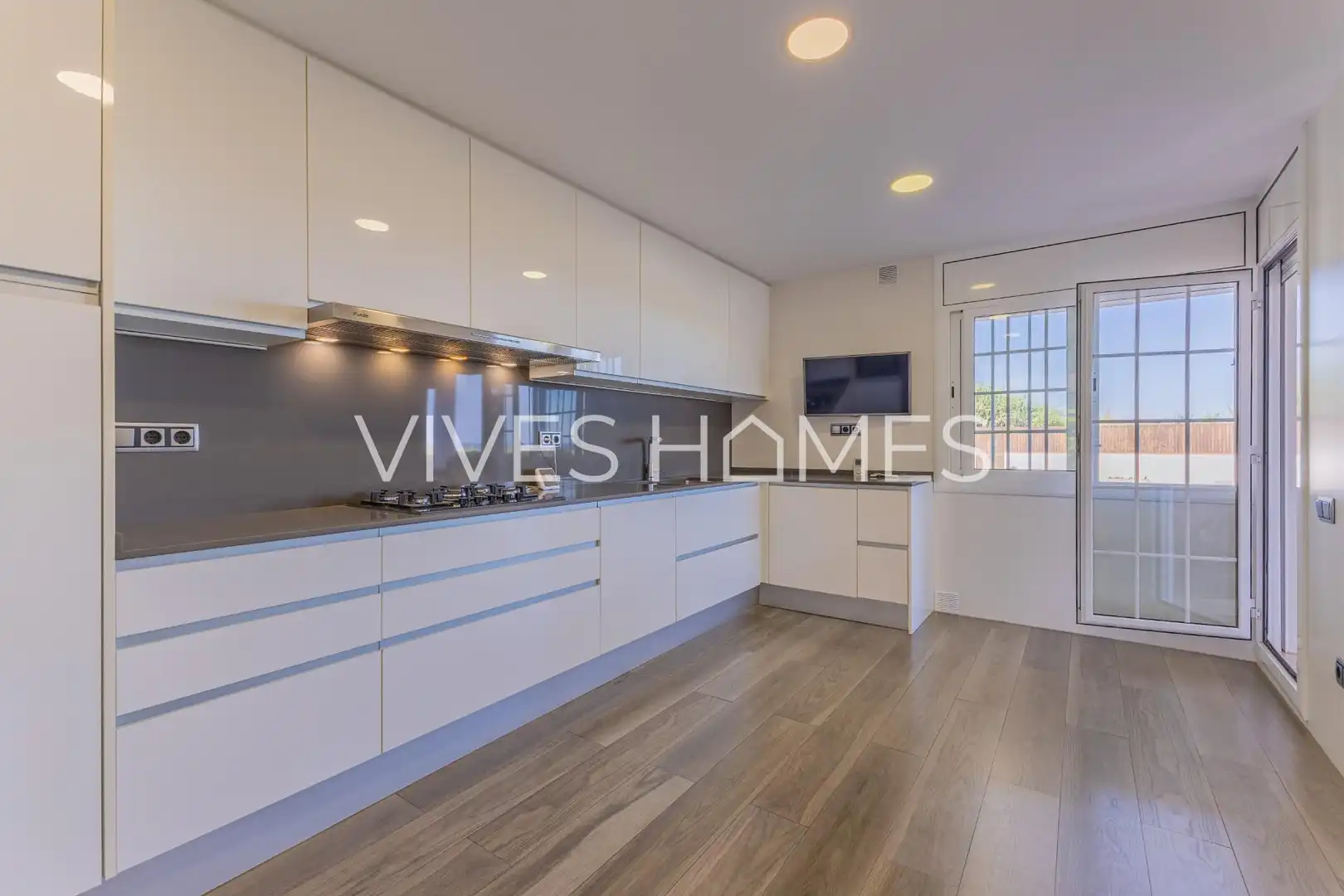 Kitchen of Houses for sale in Arenys de Mar  with Air Conditioner, Heating and Private garden