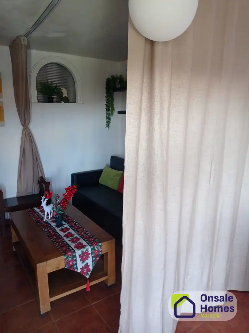 Sala de estar de Piso en venta en Marbella con Aire acondicionado, Jardín privado y Terraza
