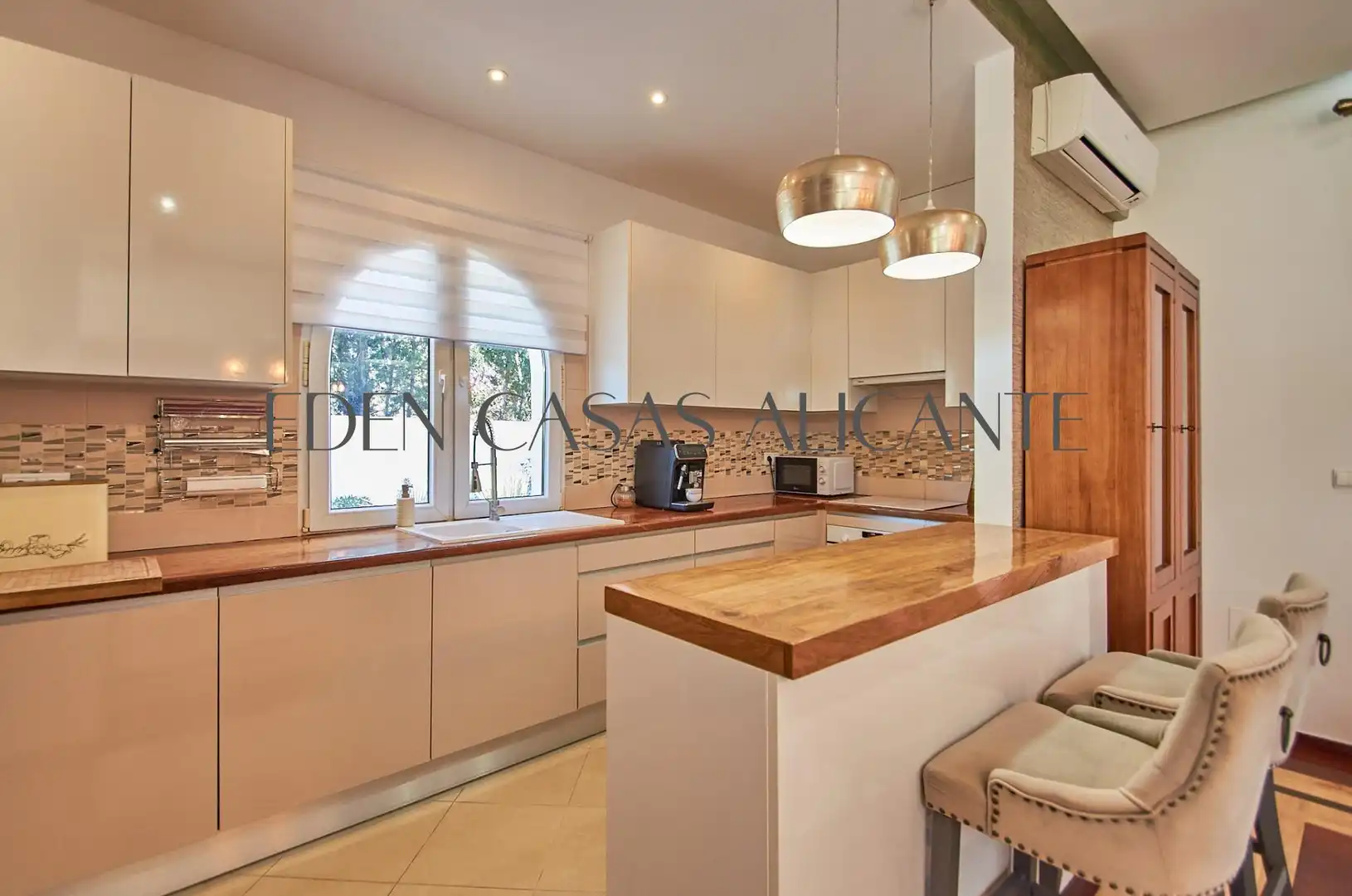 Detached house with pool for sale in Calle Carrasqueta, imagen 19