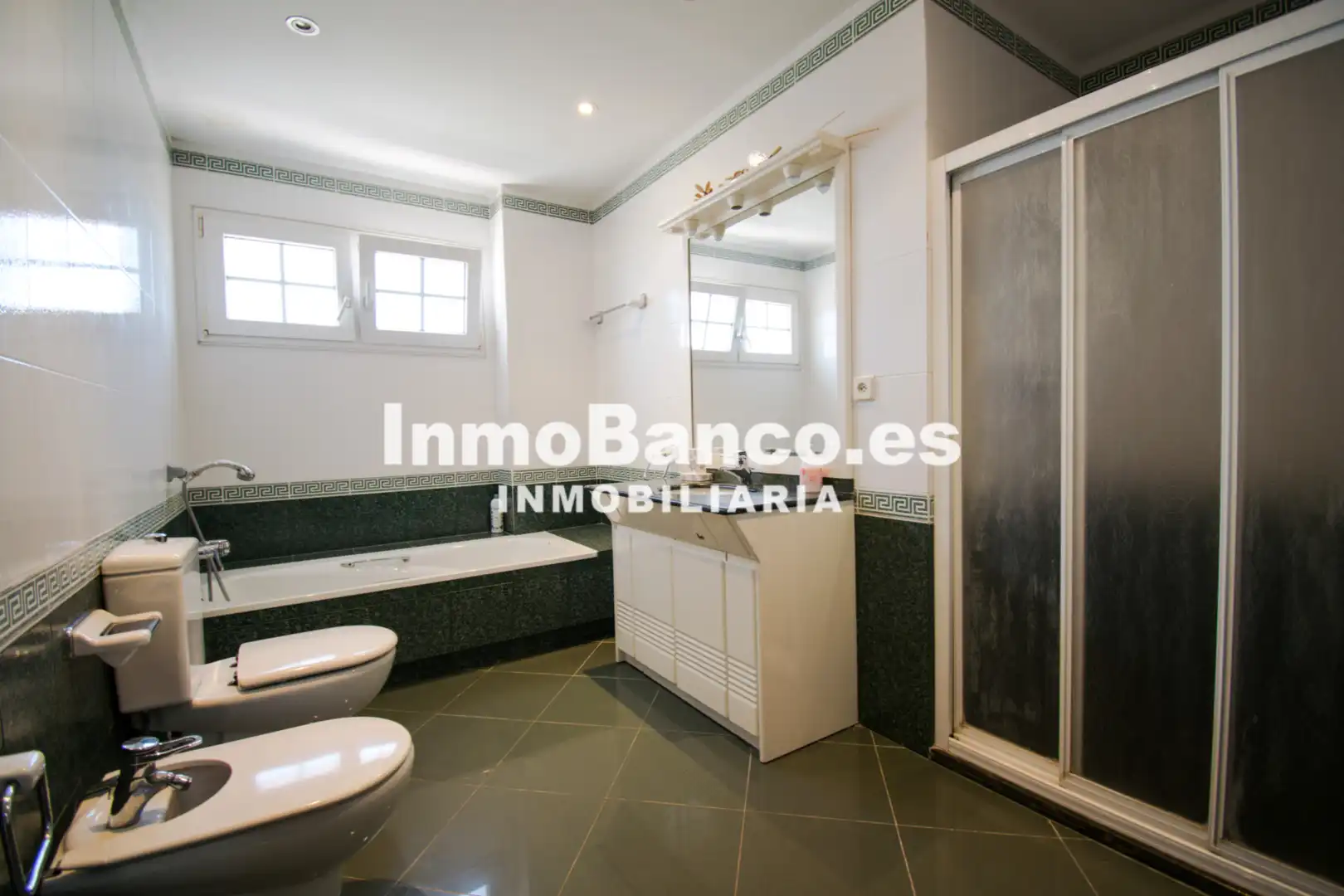 Baño de Casa o chalet en venta en Chiva con Aire acondicionado, Calefacción y Jardín privado