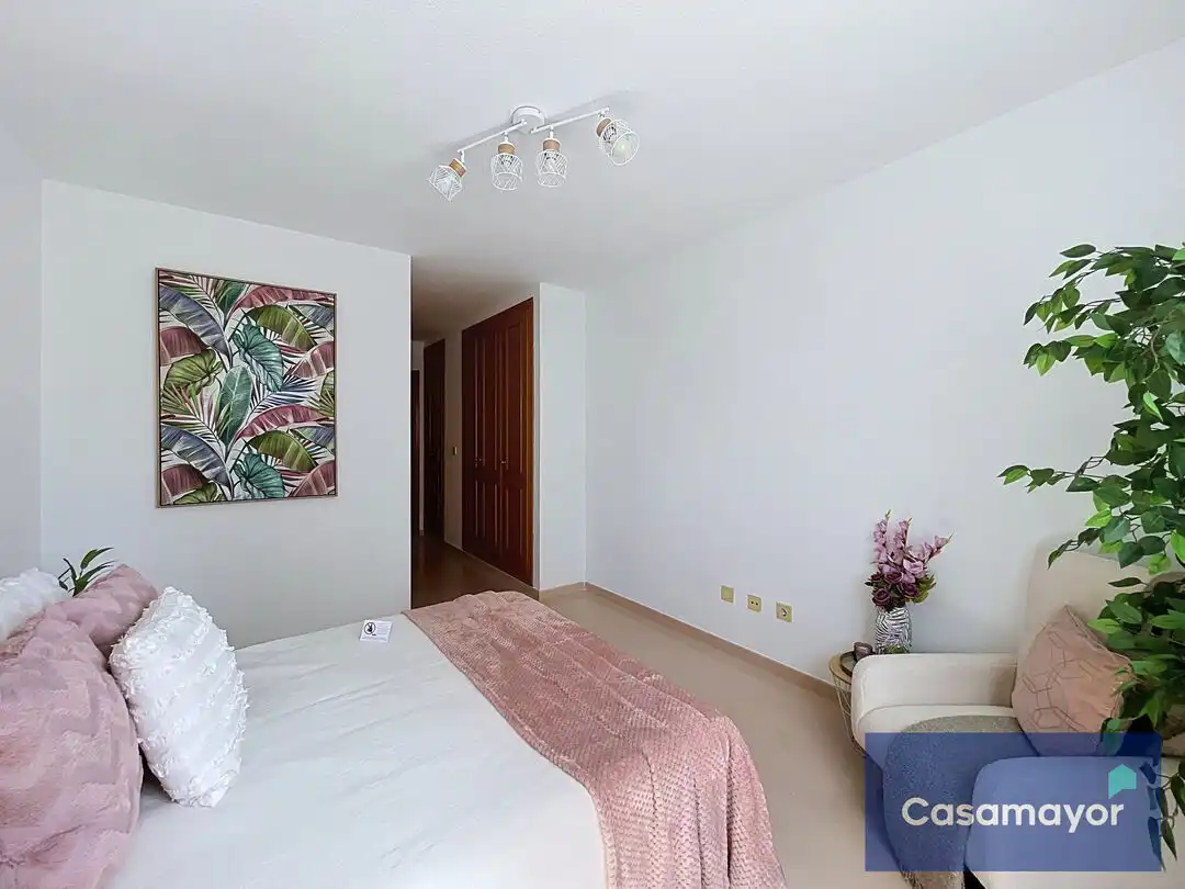 Dormitori de Pis en venda en Alicante / Alacant amb Jardí privat, Terrassa i Traster