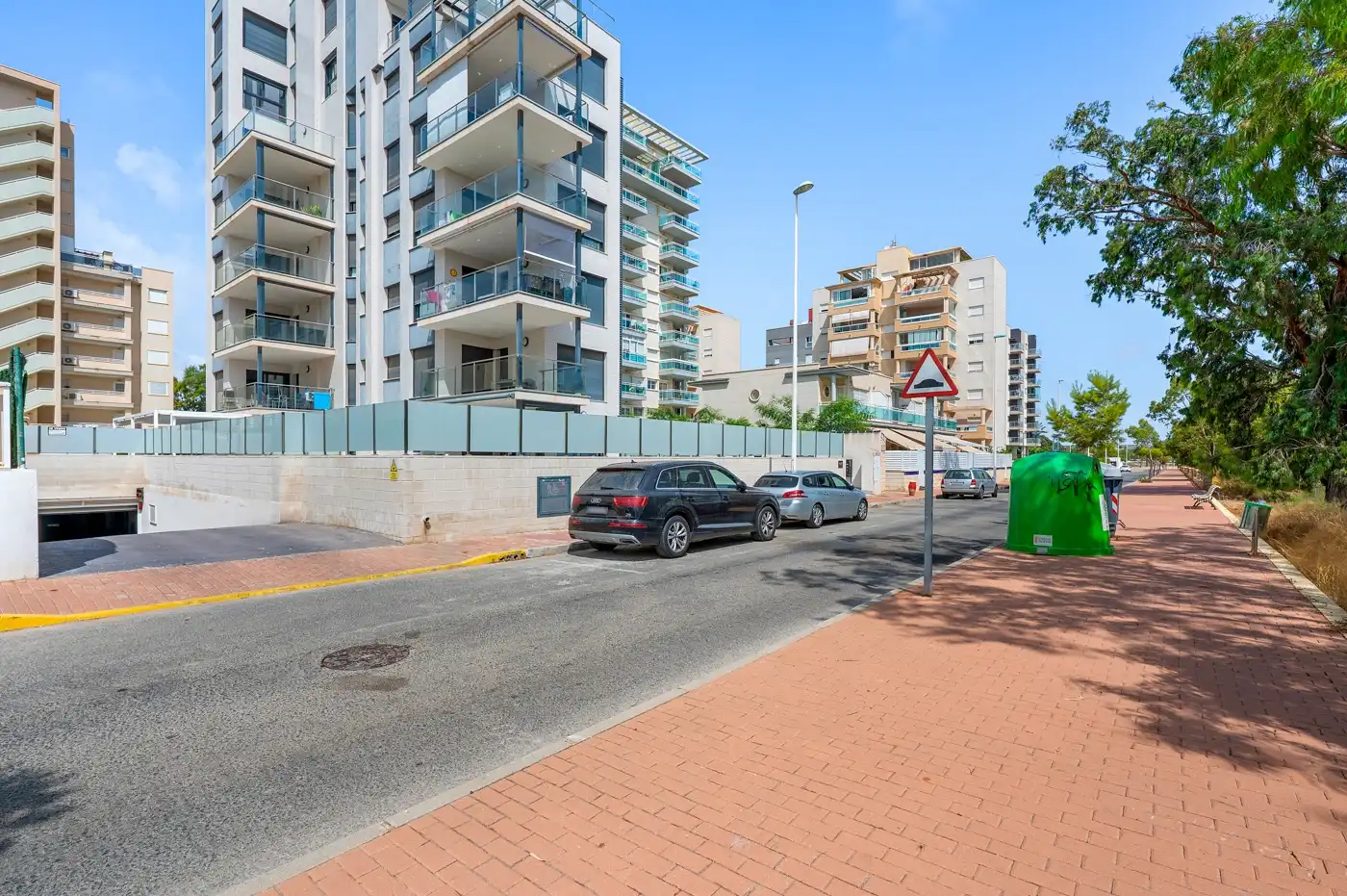 Aparcament de Planta baixa en venda en Guardamar del Segura amb Jardí privat, Terrassa i Traster