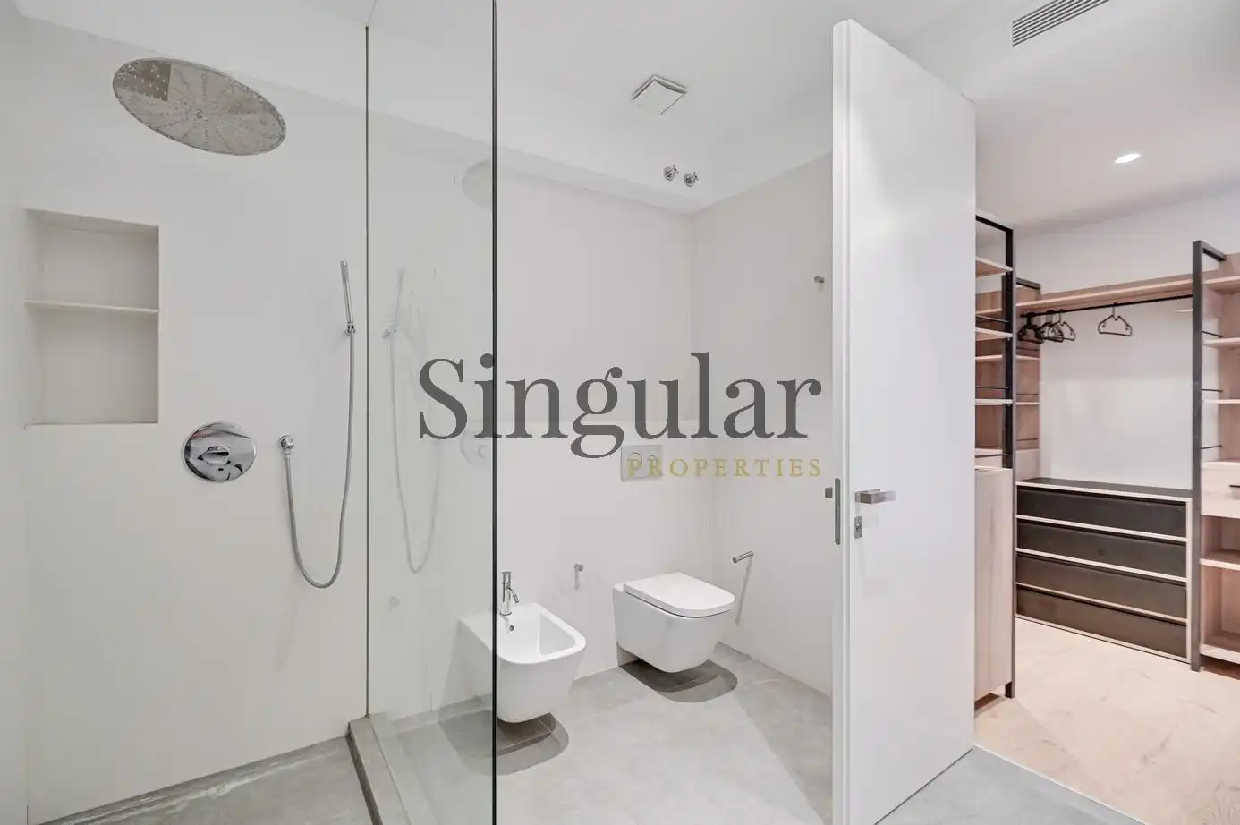 Baño de Piso de alquiler en Barcelona con Aire acondicionado, Calefacción y Parquet