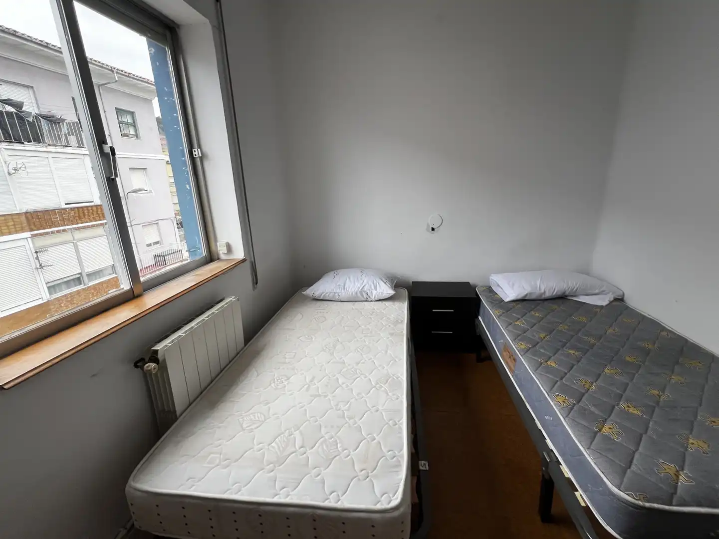 Habitación de Piso en venta en Torrelavega  con Calefacción, Jardín privado y Parquet