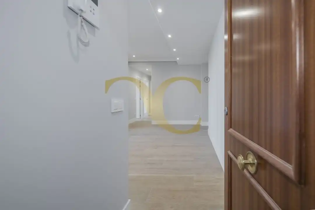 Wohnung zur Miete in Madrid mit Klimaanlage, Heizung und Privatgarten