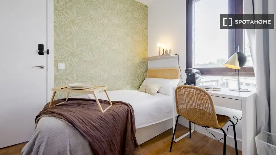 Habitación de Piso de alquiler en Madrid con Aire acondicionado, Calefacción y Amueblado