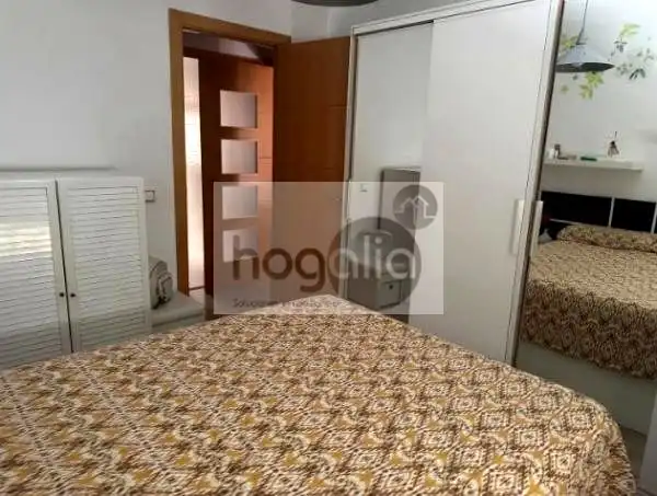 Bedroom of Flat for rent in Sevilla  with Air Conditioner and Furnished