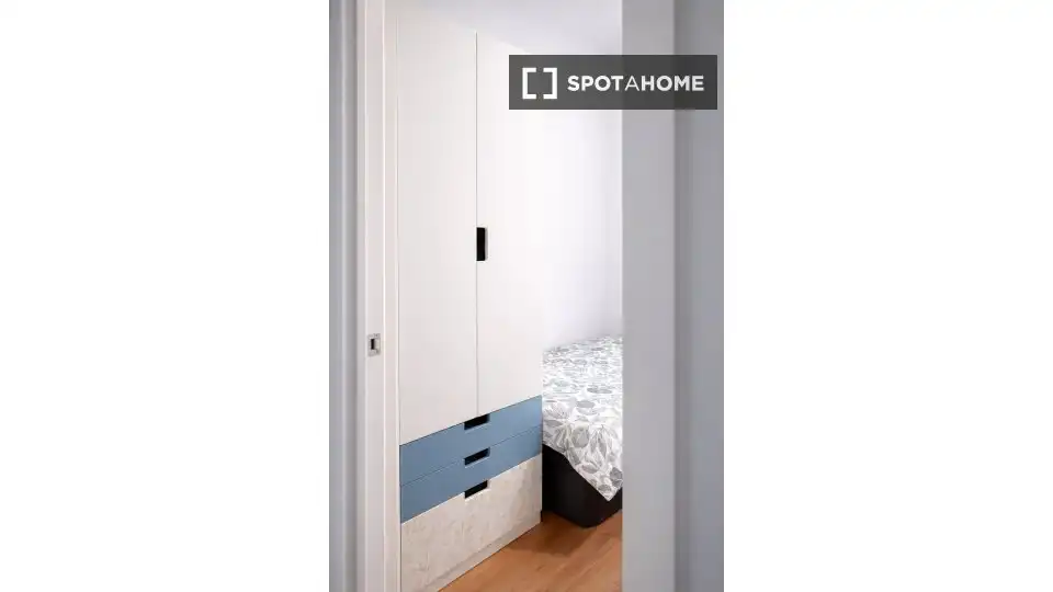 Dormitori de Apartament per a compartir en Barcelona amb Aire condicionat, Calefacció i Terrassa