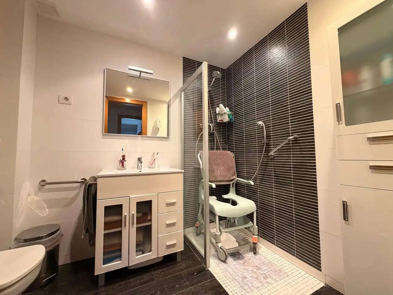 Bathroom of Flat for sale in Castelldefels