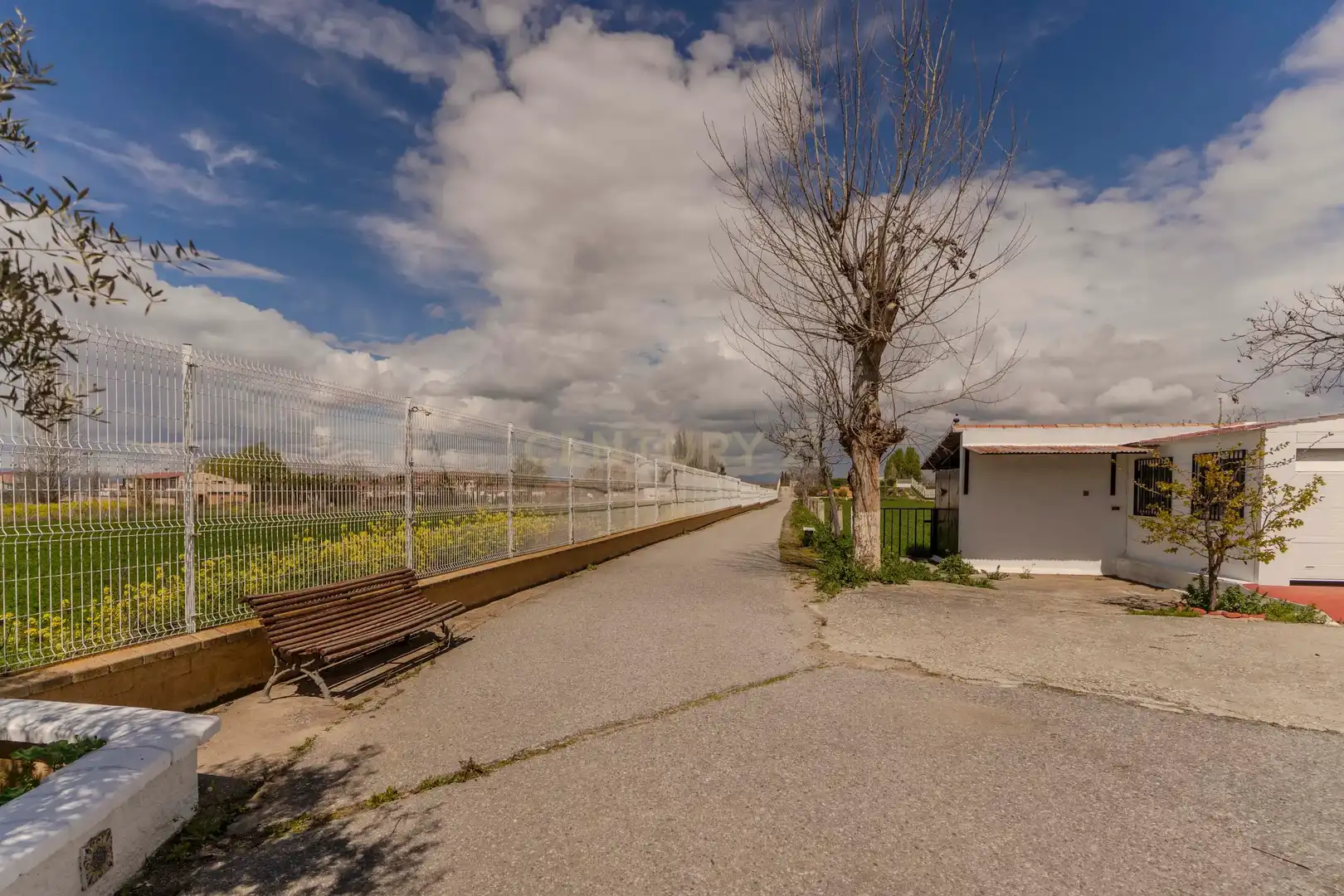 Außenansicht von Haus oder Chalet zum Verkauf in Granada mit Klimaanlage, Privatgarten und Abstellraum
