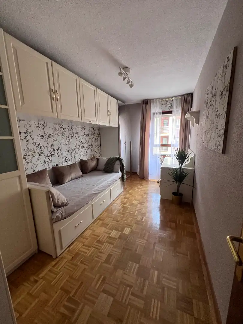 Habitación de Piso de alquiler en Siero con Calefacción, Jardín privado y Parquet