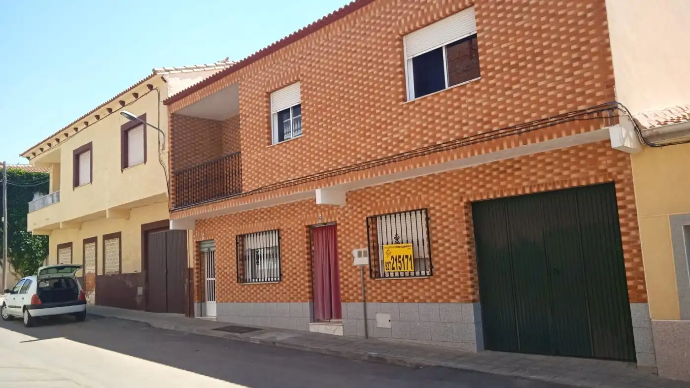 Vista exterior de Casa o xalet en venda en Torreorgaz amb Calefacció, Traster i Moblat