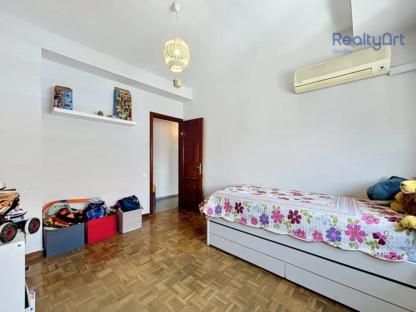 Habitación de Piso en venta en Sevilla con Aire acondicionado, Parquet y Terraza
